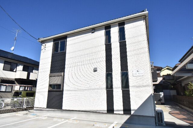 ��ʌ��k�����S�ɓޒ������P����221�̃A�p�[�g�̌����O��