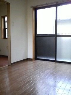 ��ʌ�����s�����P���ڂ̃A�p�[�g�̋��ԁE���r���O