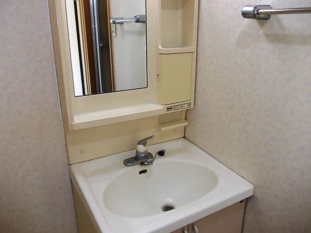 ��ʌ�����s�����P���ڂ̃A�p�[�g�̐��ʏ�