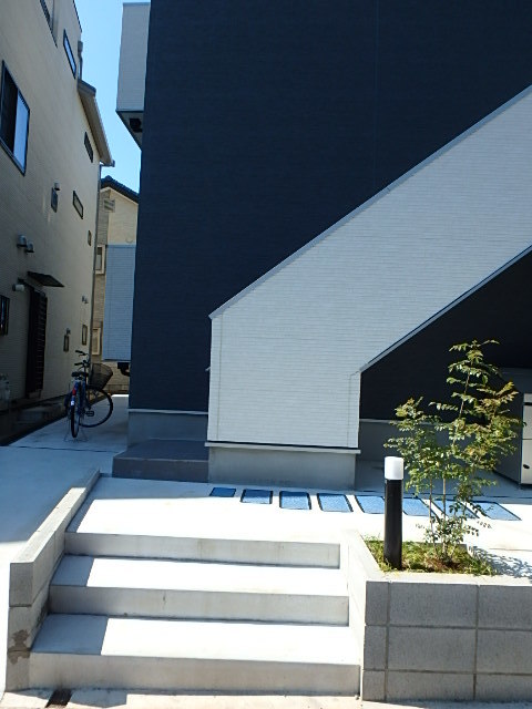 ��ʌ��������܎s����O���U���ڂ̃A�p�[�g�̃G���g�����X