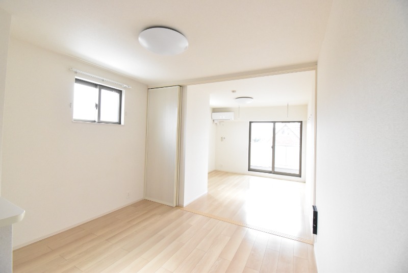 ��ʌ�����s�����R���ڂ̃A�p�[�g�̋��ԁE���r���O