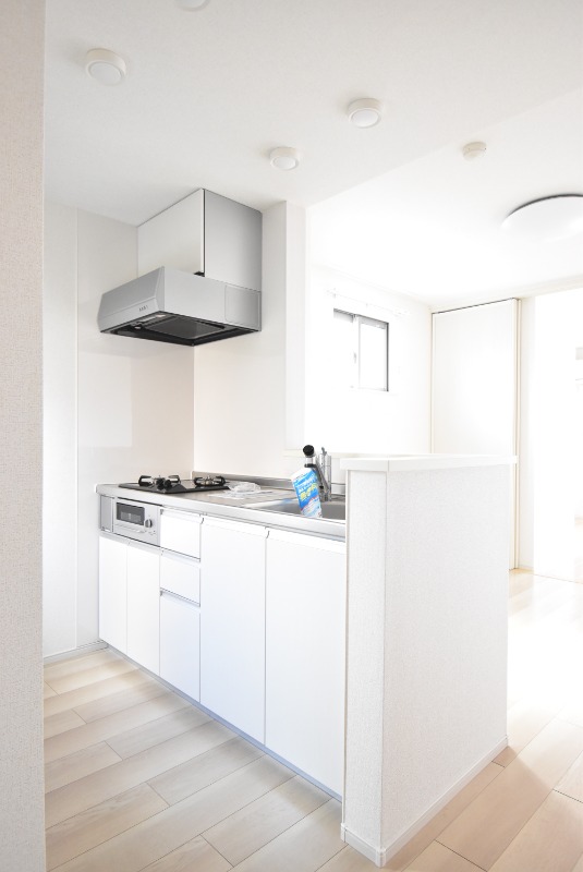 ��ʌ�����s�����R���ڂ̃A�p�[�g�̃L�b�`��