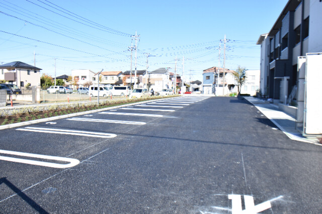 ��ʌ��k�����S�ɓޒ��h�R���ڂ̃A�p�[�g�̒��ԏ�