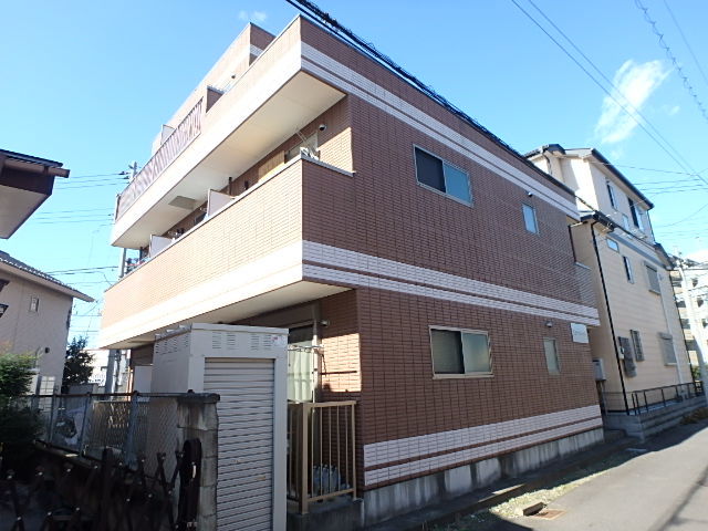 ��ʌ��������܎s��{��y�蒬�R���ڂ̃}���V�����̌����O��