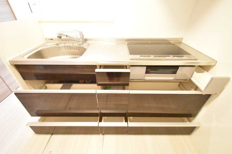 ��ʌ��������܎s�k����i���Q���ڂ̃A�p�[�g�̃L�b�`��