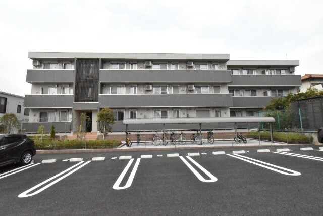 ��ʌ��������܎s�k����i���Q���ڂ̃A�p�[�g�̌����O��