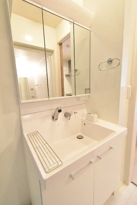 ��ʌ��������܎s�k����i���Q���ڂ̃A�p�[�g�̐��ʏ�