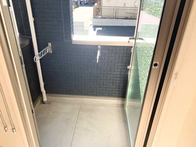 ��ʌ��z�J�s���������P���ڂ̃A�p�[�g�̃o���R�j�[