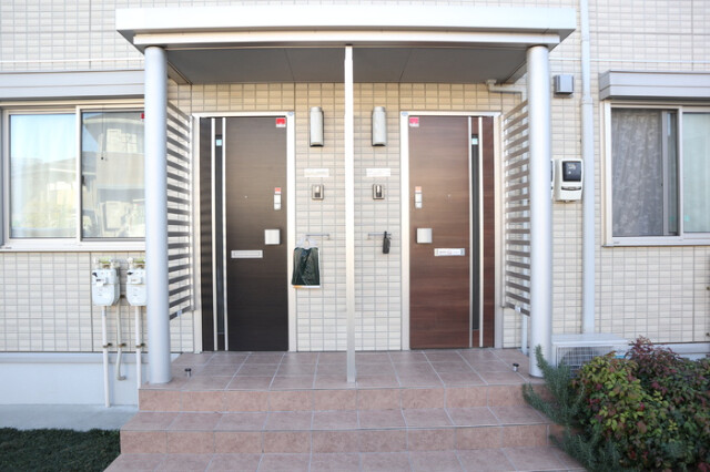 ��ʌ�����s�����R���ڂ̃A�p�[�g�̃G���g�����X