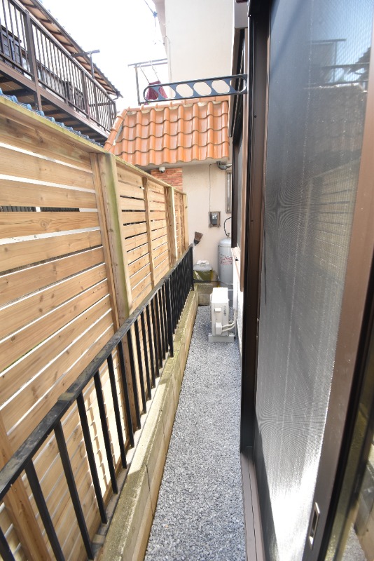 ��ʌ��������܎s�������J�W���ڂ̃A�p�[�g�̃o���R�j�[