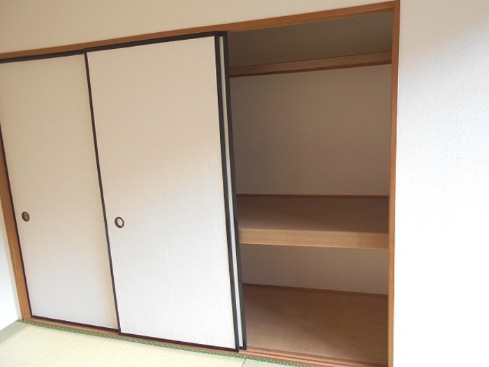 ��ʌ��������܎s�΋�厚�����̃A�p�[�g�̎��[