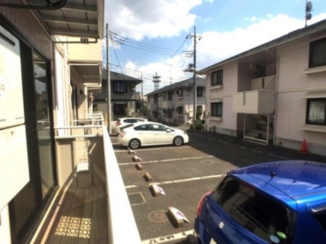 ��ʌ��������܎s�΋�厚�����̃A�p�[�g�̒��ԏ�