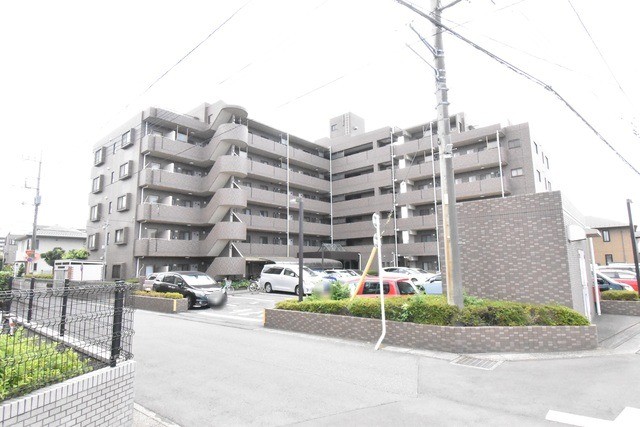 ��ʌ��������܎s�k��{�����̃}���V�����̌����O��