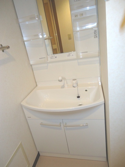 ��ʌ��������܎s�k��{�����̃}���V�����̐��ʏ�