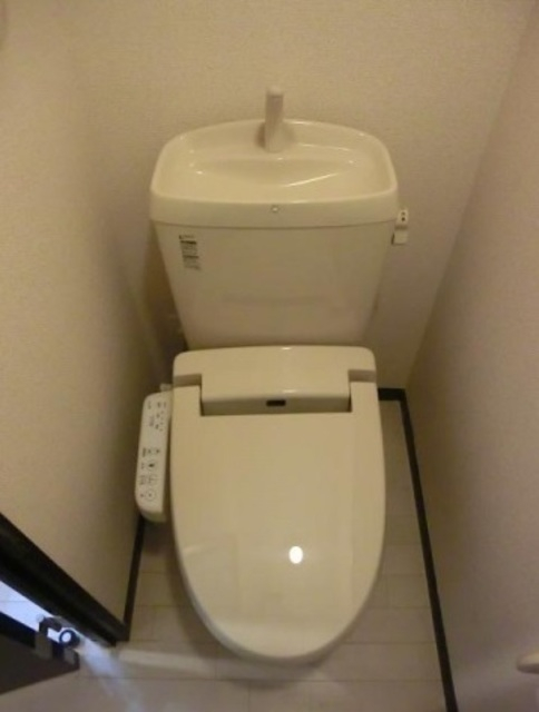 ��ʌ�����s��ԑ�Q���ڂ̃A�p�[�g�̃g�C��