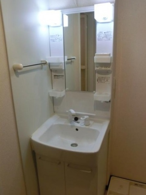 ��ʌ�����s��ԑ�Q���ڂ̃A�p�[�g�̐��ʏ�