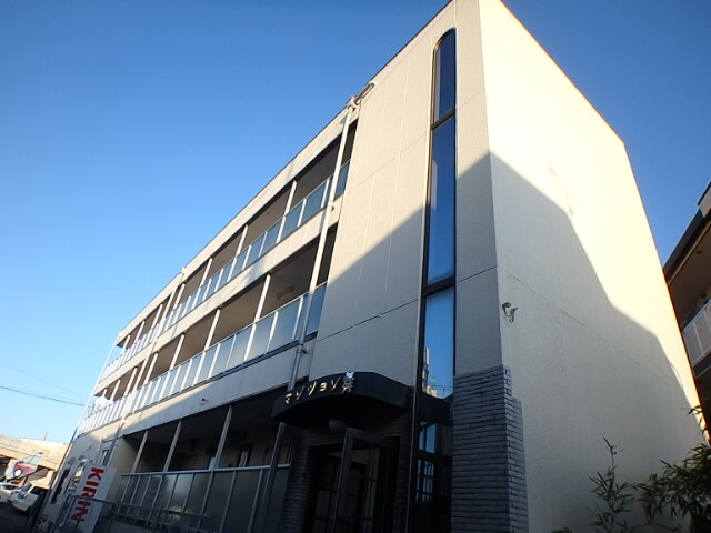 ��ʌ������s�J�˒����̃}���V�����̌����O��