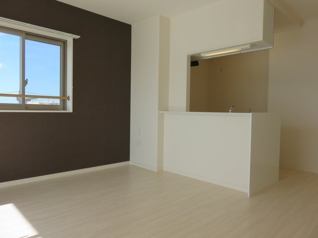 ��ʌ��z�J�s���C�N�^�E���Q���ڂ̃}���V�����̋��ԁE���r���O