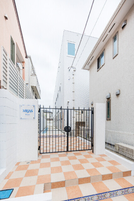 ��ʌ��������܎s�Y�a��O�n�Q���ڂ̃A�p�[�g�̌����O��