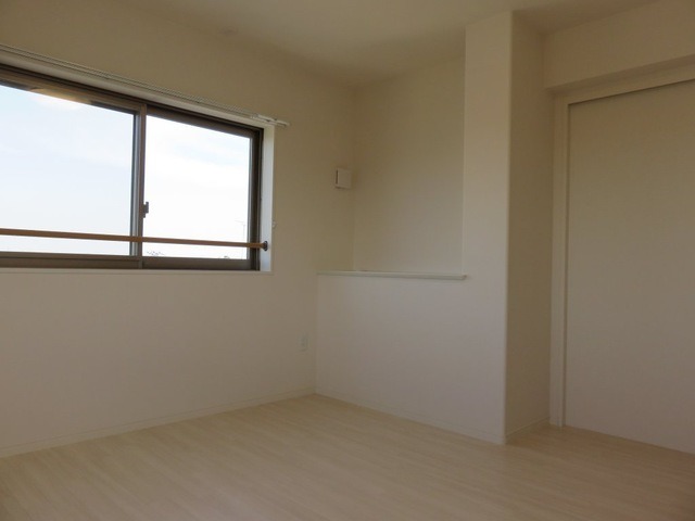 ��ʌ��z�J�s���C�N�^�E���Q���ڂ̃}���V�����̂��̑������E�X�y�[�X