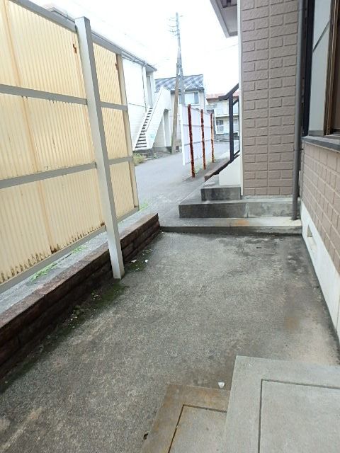 ��ʌ��������܎s��{��k�ܒ��Q���ڂ̃A�p�[�g�̃o���R�j�[