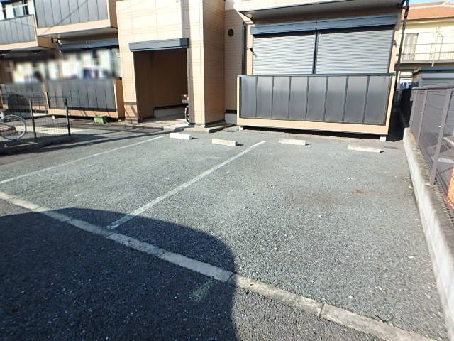 ��ʌ��������܎s����O���T���ڂ̃A�p�[�g�̒��ԏ�