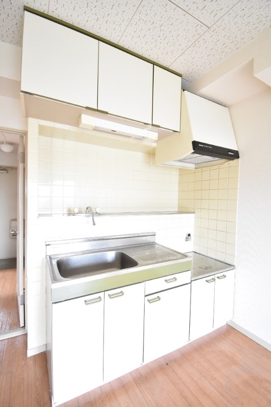 ��ʌ��������܎s��{��O���P���ڂ̃}���V�����̃L�b�`��