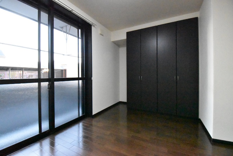 ��ʌ��z�J�s���C�N�^�E���Q���ڂ̃A�p�[�g�̂��̑������E�X�y�[�X