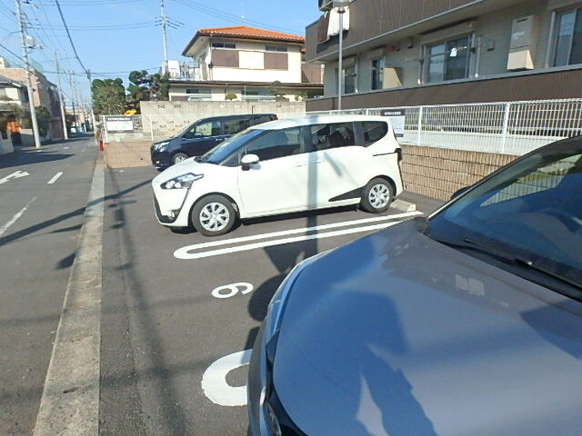 ��ʌ��������܎s�Y�a�挳���Q���ڂ̃A�p�[�g�̒��ԏ�