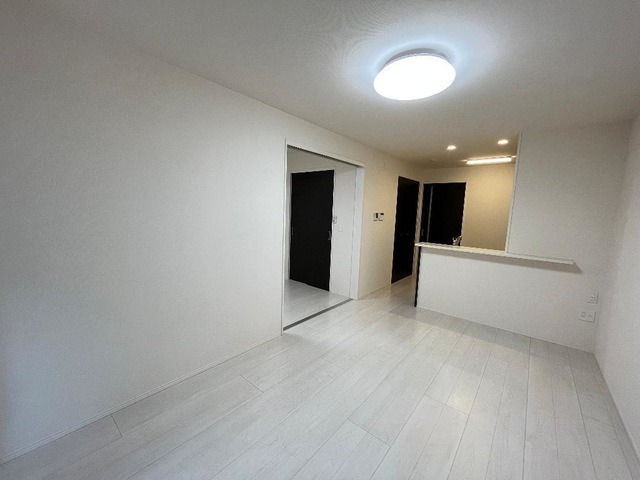 ��ʌ�����s�˒˓��Q���ڂ̃}���V�����̋��ԁE���r���O