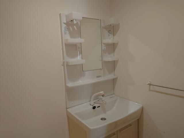 ��ʌ��@�c�s���U���ڂ̃A�p�[�g�̐��ʏ�