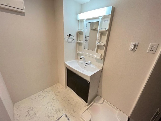 ��ʌ�����s�˒˓��Q���ڂ̃}���V�����̐��ʏ�