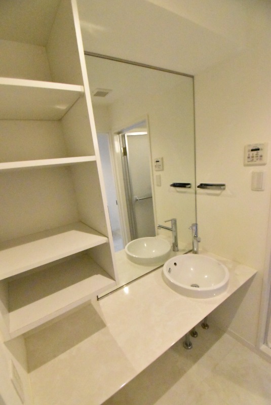 ��ʌ�����s������S���ڂ̃}���V�����̐��ʏ�