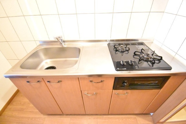 ��ʌ��z�J�s�������T���ڂ̃A�p�[�g�̃L�b�`��