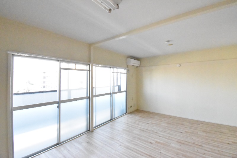 ��ʌ�����s����P���ڂ̃}���V�����̋��ԁE���r���O