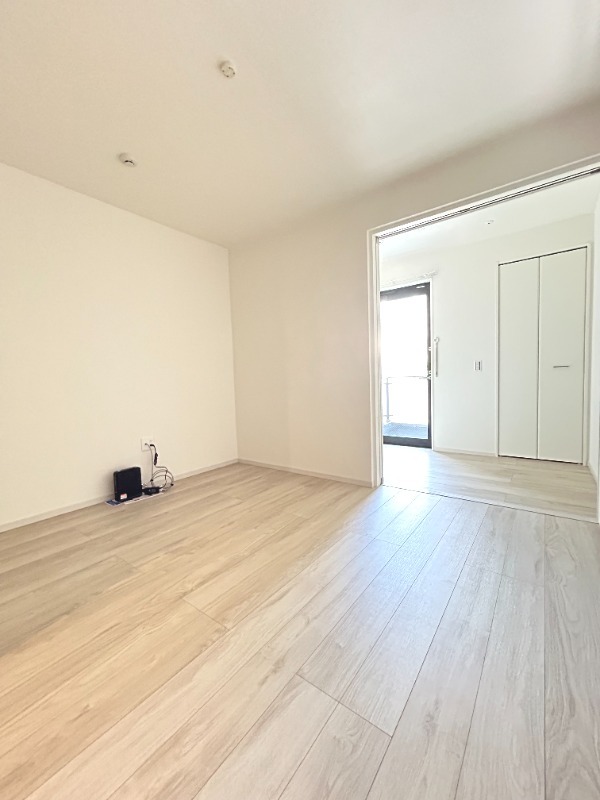 ��ʌ�����s�΋u�P���ڂ̃A�p�[�g�̋��ԁE���r���O