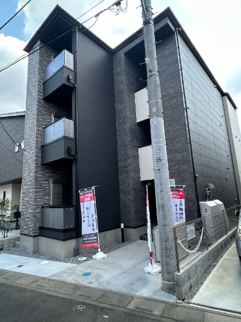 ��ʌ�����s�΋u�P���ڂ̃A�p�[�g�̌����O��