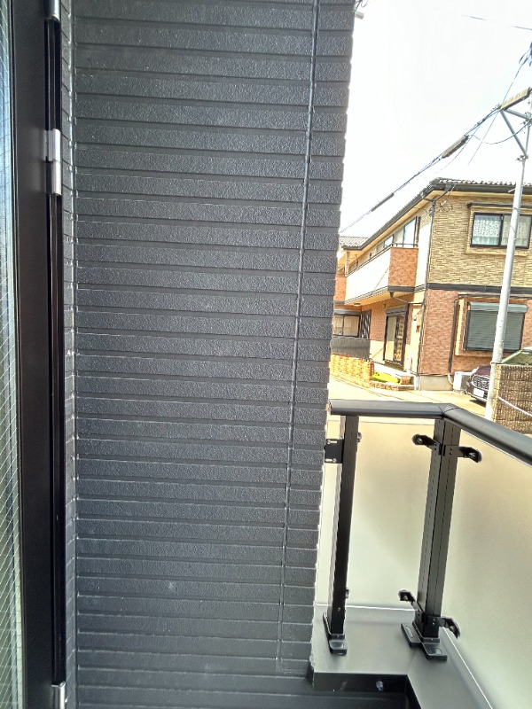 ��ʌ�����s�΋u�P���ڂ̃A�p�[�g�̃o���R�j�[