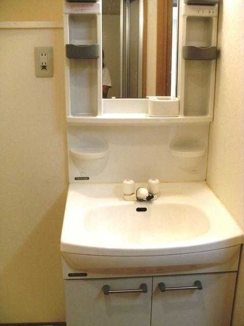 ��ʌ��������܎s�k��{�����R���ڂ̃}���V�����̐��ʏ�