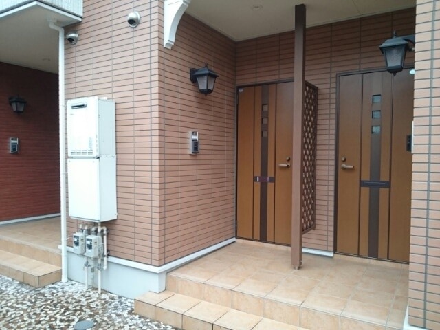 ��ʌ�����s�ђ��̃A�p�[�g�̃G���g�����X