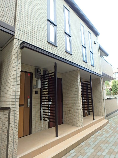 ��ʌ��������܎s��{����ؒ��Q���ڂ̃A�p�[�g�̃G���g�����X