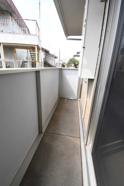 ��ʌ��������܎s�Y�a���؍�U���ڂ̃A�p�[�g�̃o���R�j�[