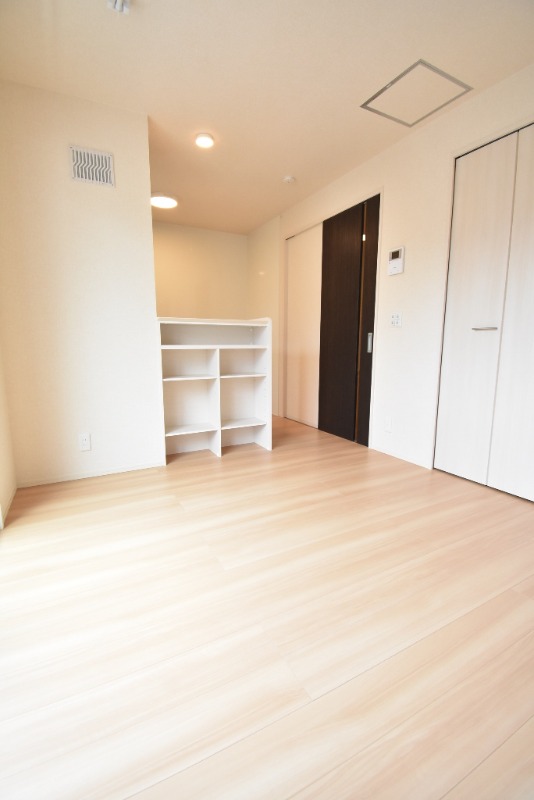 ��ʌ��������܎s�Y�a���؍�U���ڂ̃A�p�[�g�̋��ԁE���r���O