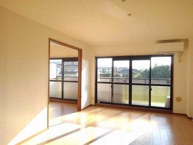 ��ʌ������s���h�P���ڂ̃}���V�����̊Ԏ�