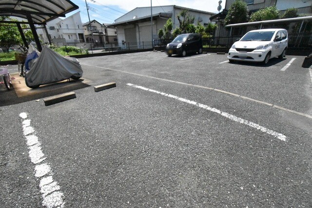 ��ʌ��������܎s�k��ʏ����̃A�p�[�g�̒��ԏ�