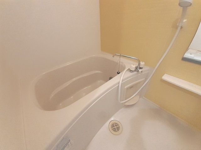 ��ʌ�����s���s�o�H�Q���ڂ̃A�p�[�g�̃o�X