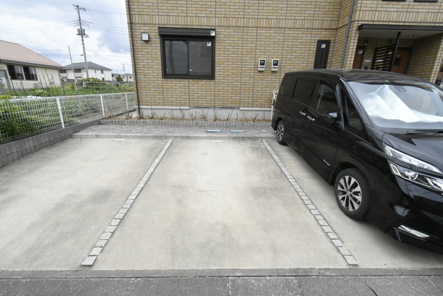 ��ʌ��������܎s������厚�@���̃A�p�[�g�̒��ԏ�