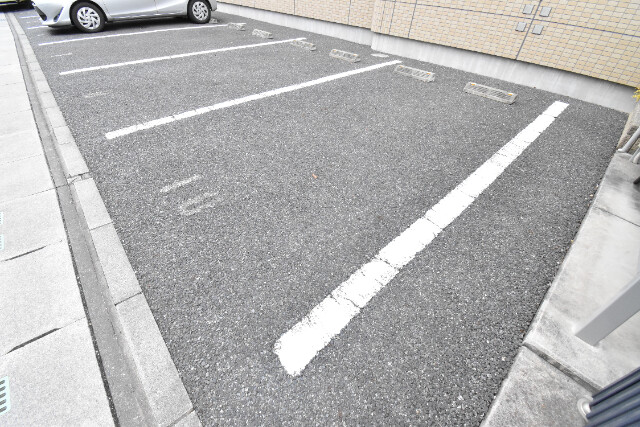 ��ʌ��z�J�s���C�N�^�E���P���ڂ̃}���V�����̒��ԏ�