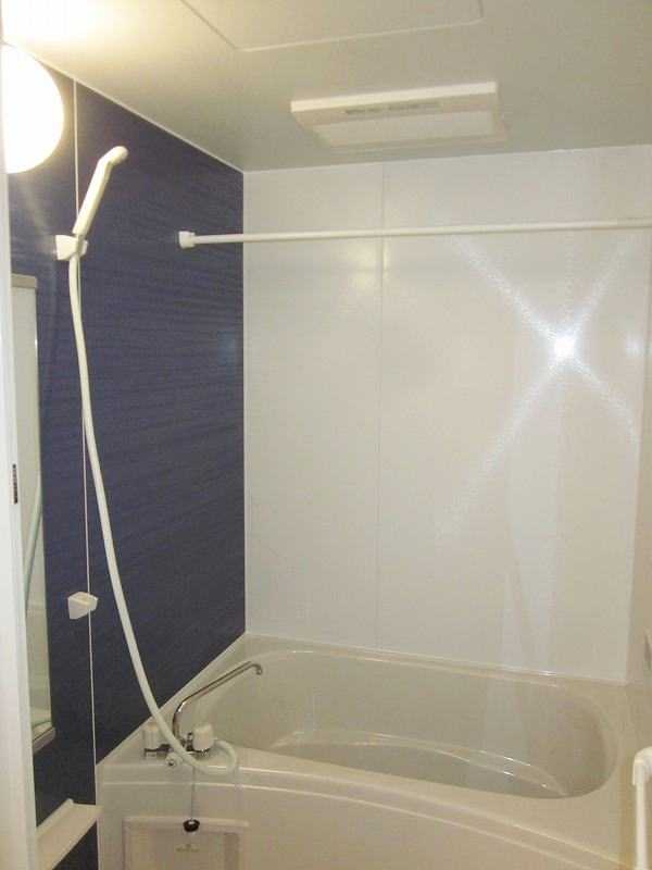 ��ʌ��@�c�s�@�c�T���ڂ̃A�p�[�g�̃o�X