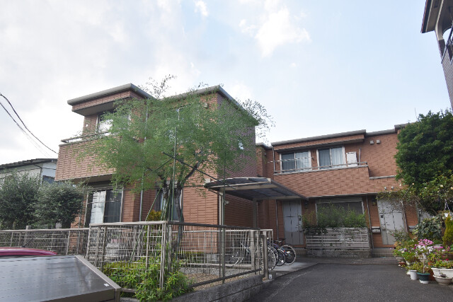 ��ʌ��������܎s�k��~�͒��̃}���V�����̌����O��